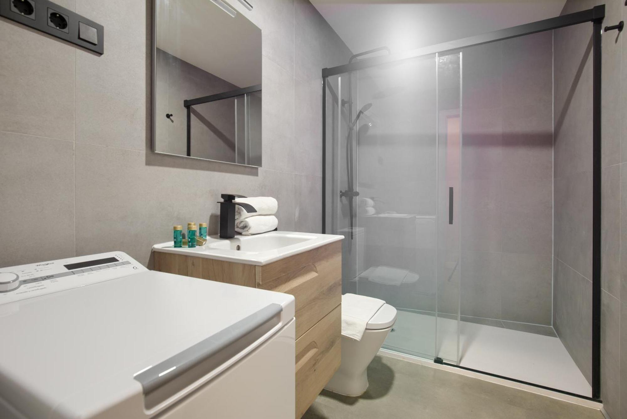 Dobo Madrid Justicia Apartment Room photo