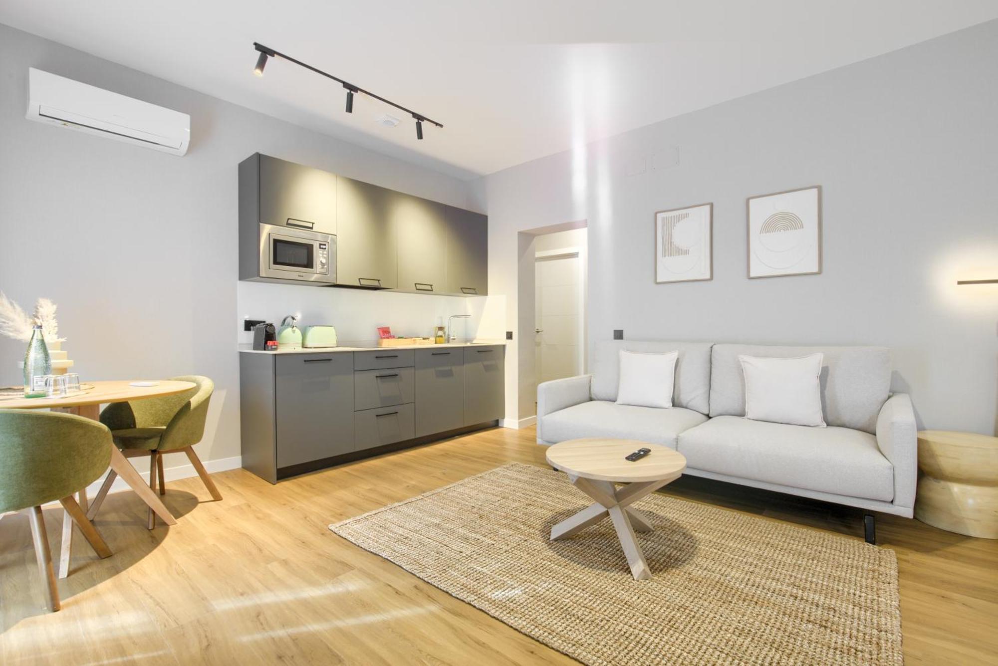 Dobo Madrid Justicia Apartment Room photo